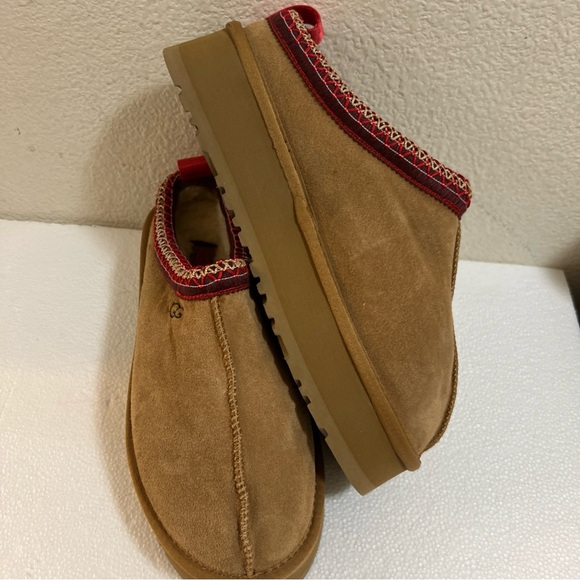 UGG Tan Slippers with Red Trim - Picture 4 of 12